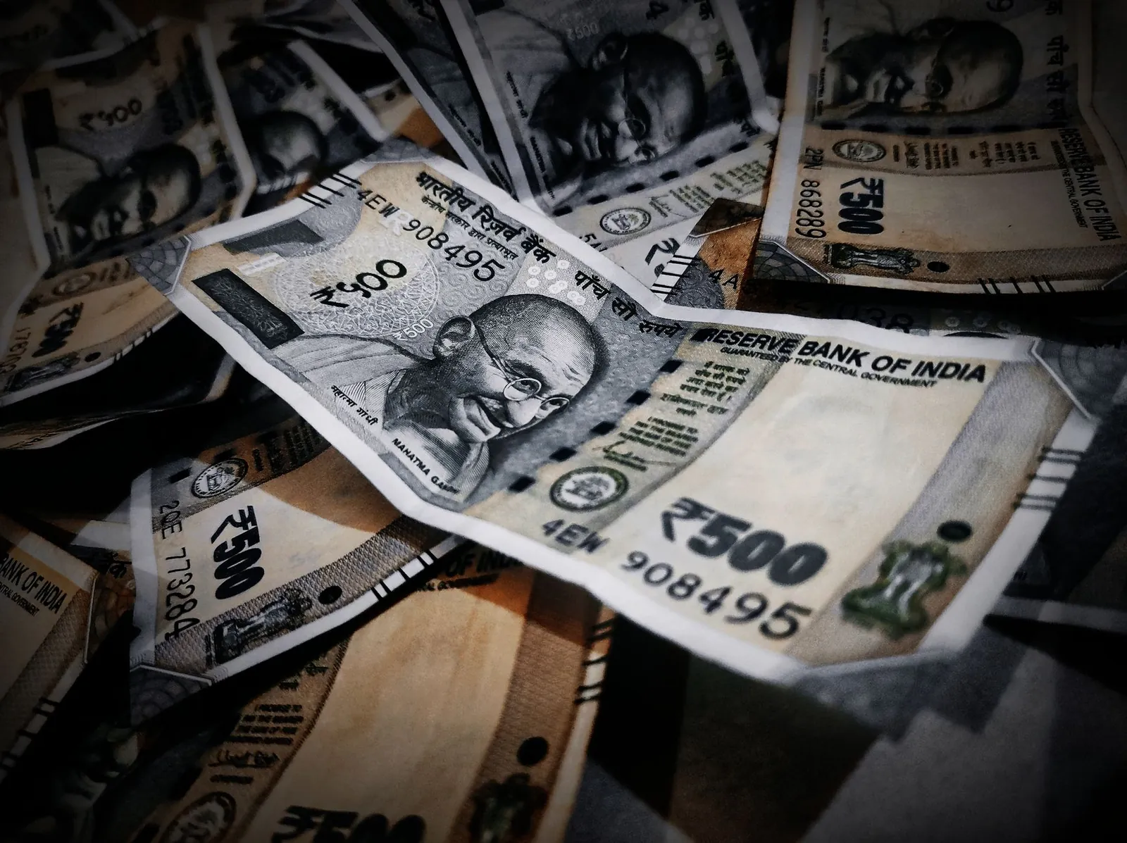 Close-up of Indian rupee notes illustrating abundance and financial concepts. Stock photo for the ALFA News guide: Dividend Announcements in India: Rules and Mechanics.